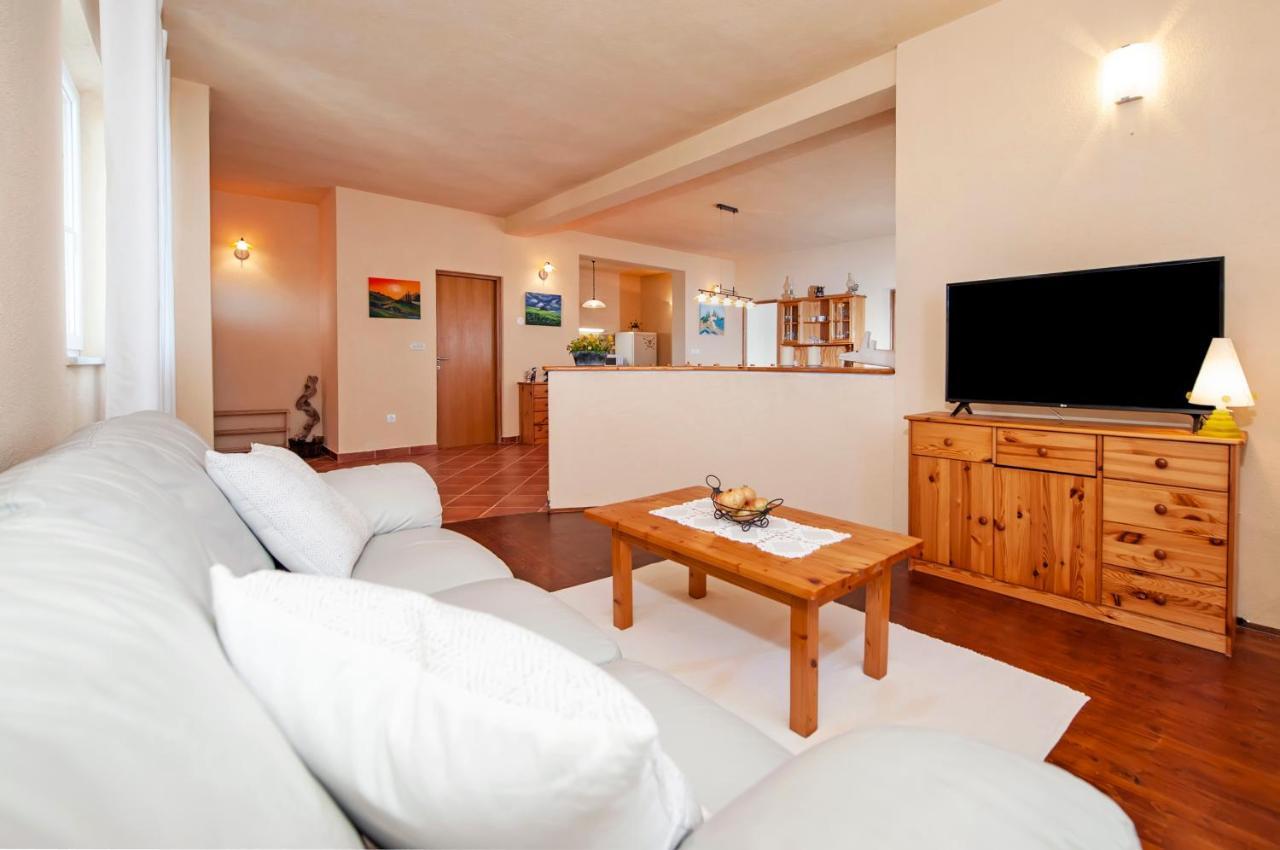 Apartments Fra & Mar With Swimming Pool In 2025 Sorici 외부 사진